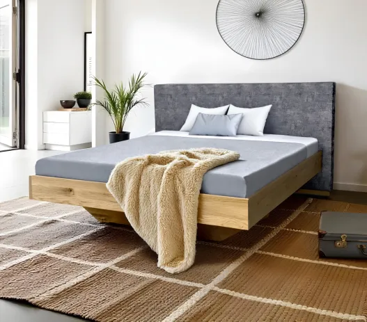 bett-malve-wohnsituation-1-527x463-crop-50-50.webp